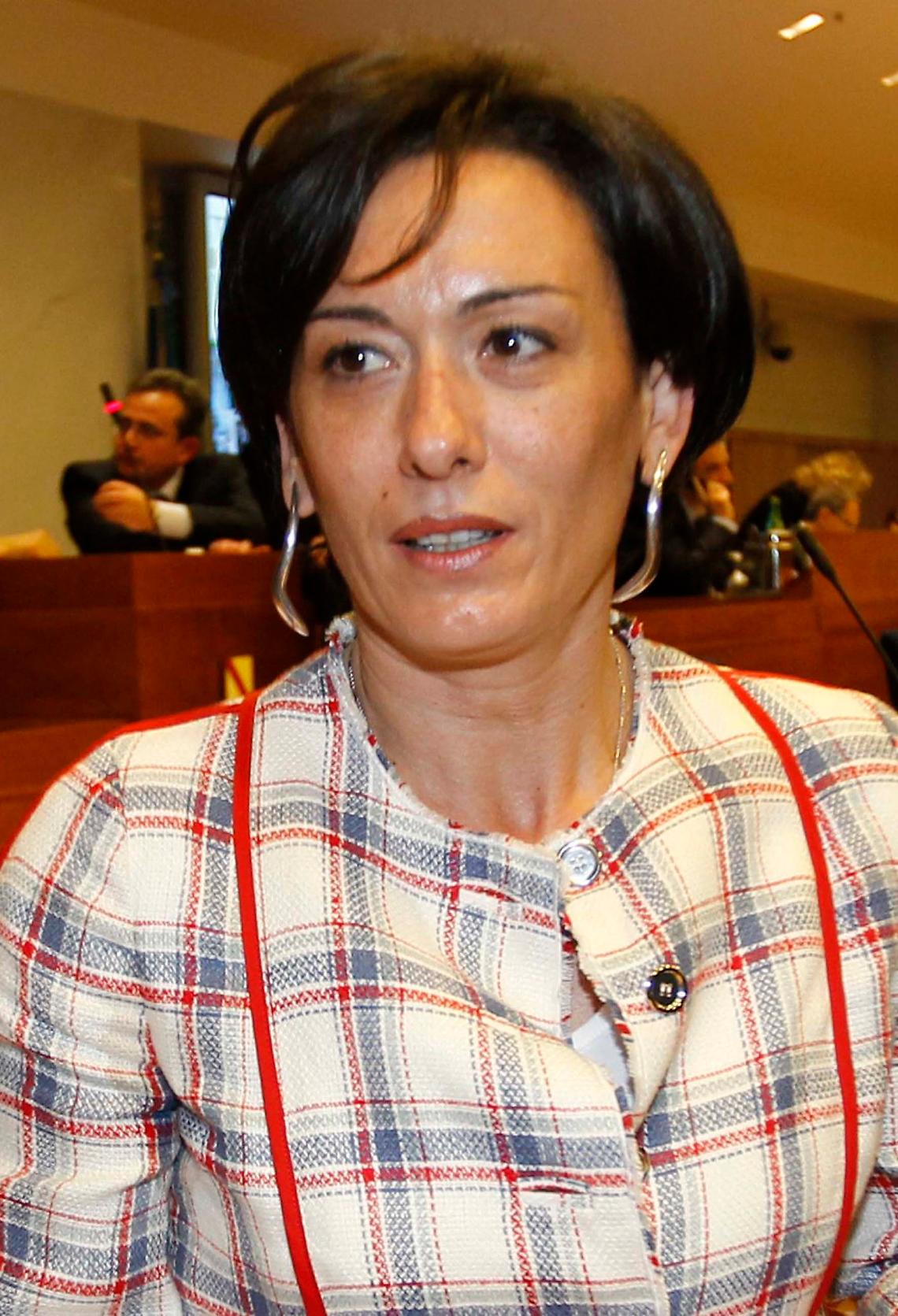 Regione, la Nugnes resta solo assessore: in Consiglio rientra Di Costanzo