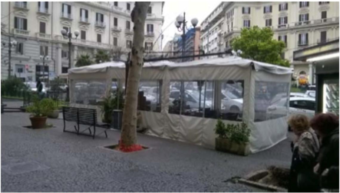 Dossier choc, tutti da eliminare i gazebo del Vomero