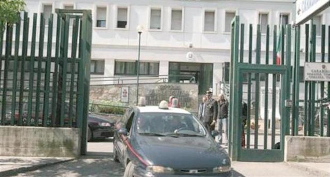 «Portaci in giro e offri da bere», sequestrato da una banda a Torre del Greco