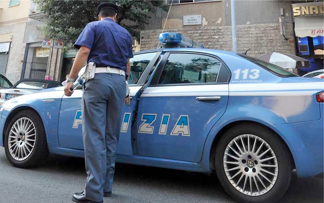 Torre del Greco, accoltella il padre