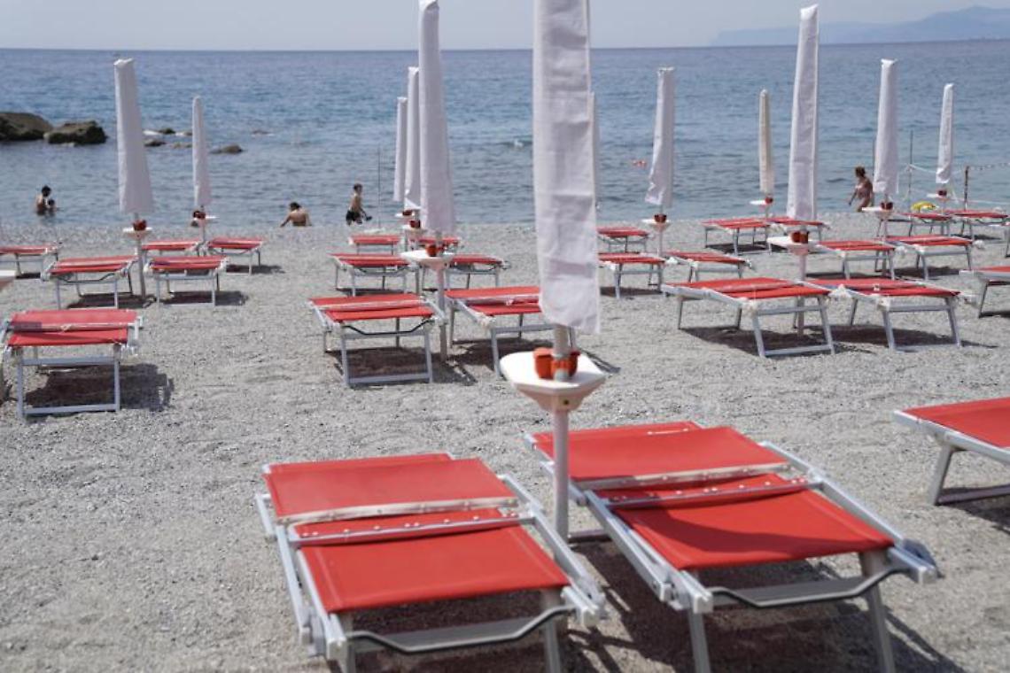 Lo “sciopero gentile" degli stabilimenti con gli ombrelloni chiusi. I consumatori: «Una sceneggiata, nessun disagio»