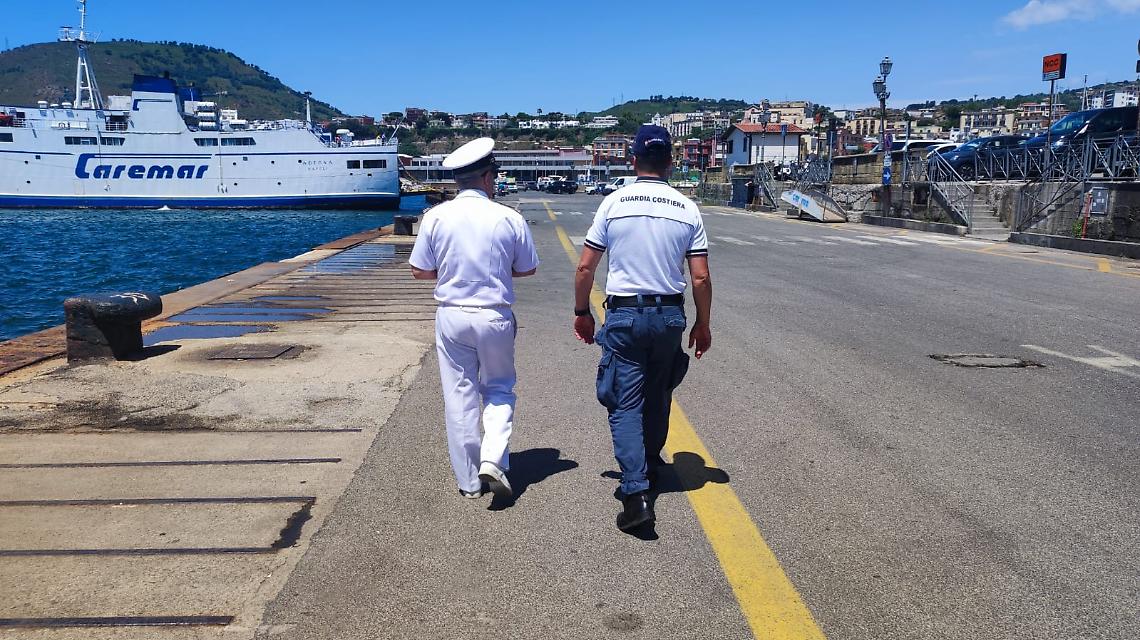 Rifiuti da Ischia e Procida, sanzionati 6 conducenti dei camion
