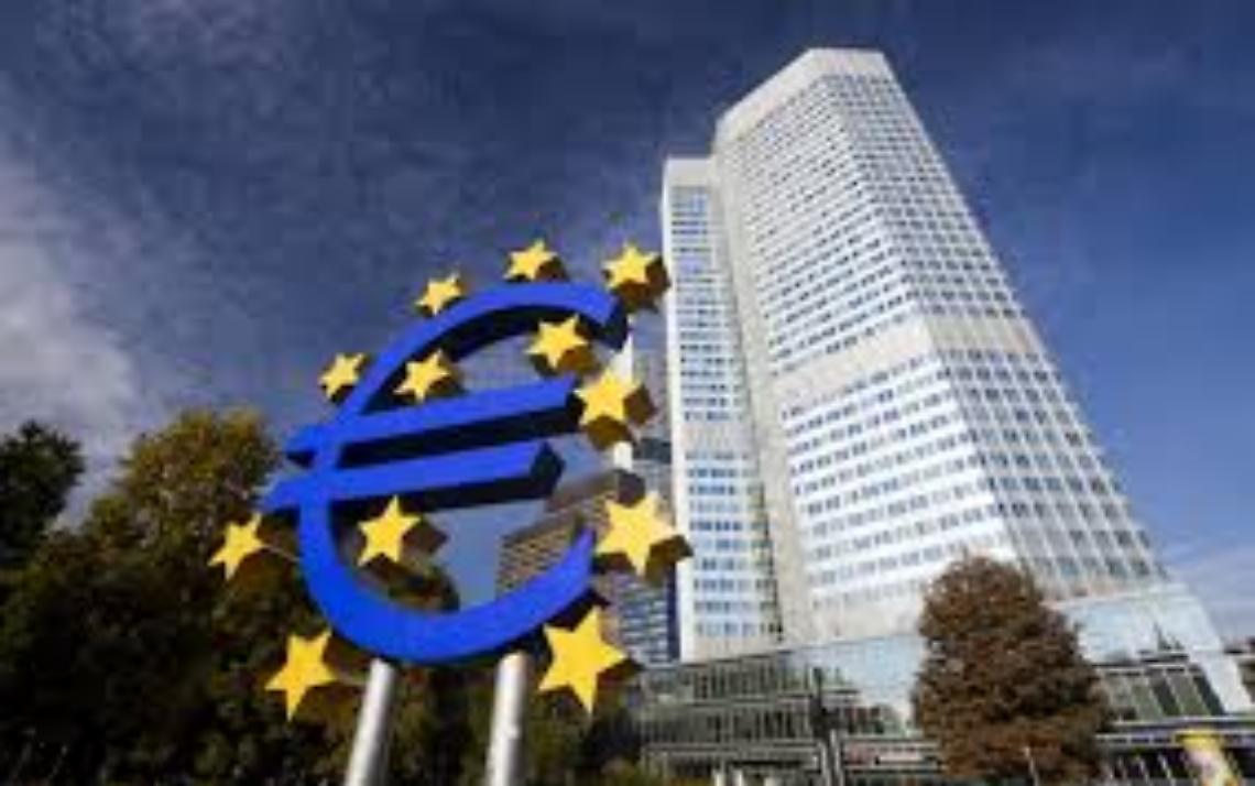 L’Italia paga l’attendismo della Bce e la paralisi europea