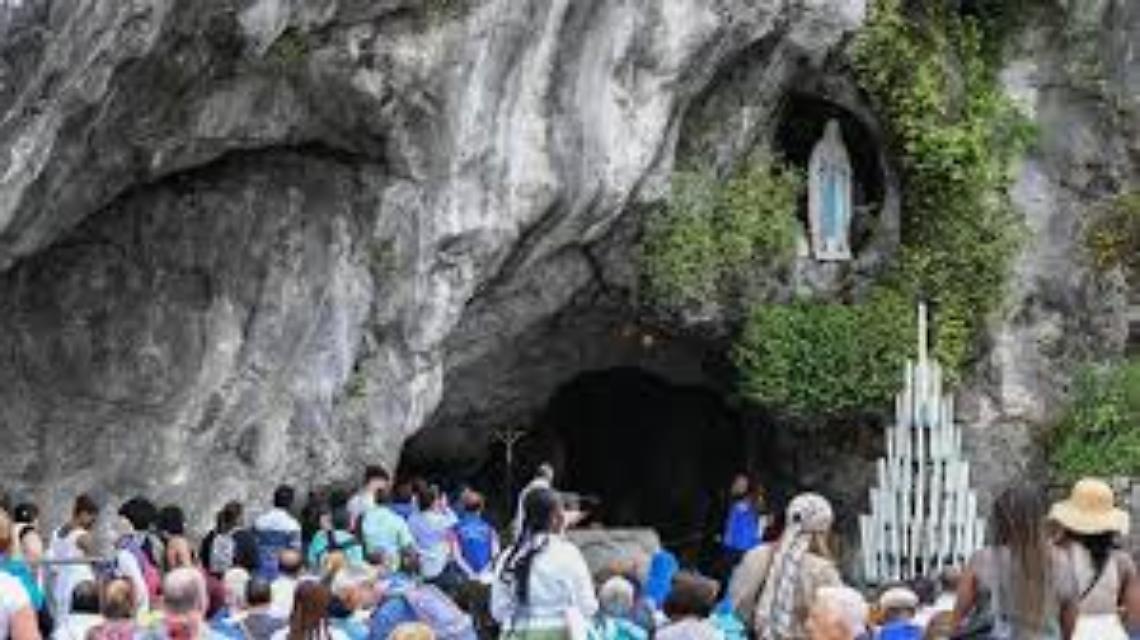 Il pellegrinaggio a Lourdes per promuovere Pace e Salute