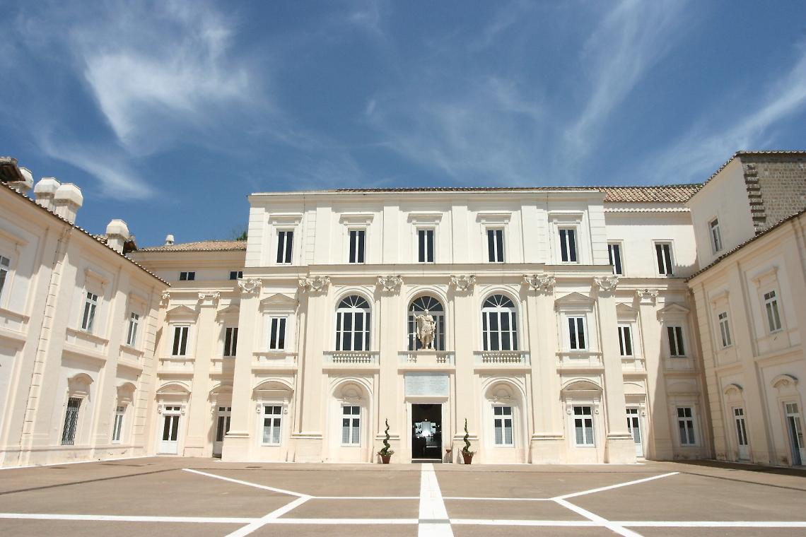 Belvedere di San Leucio, trafugata cassaforte con l'incasso