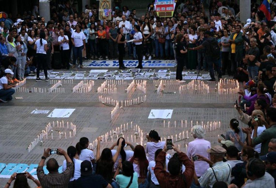 Venezuela, sparito un altro italiano. «Controllano cellulari ai posti di blocco»