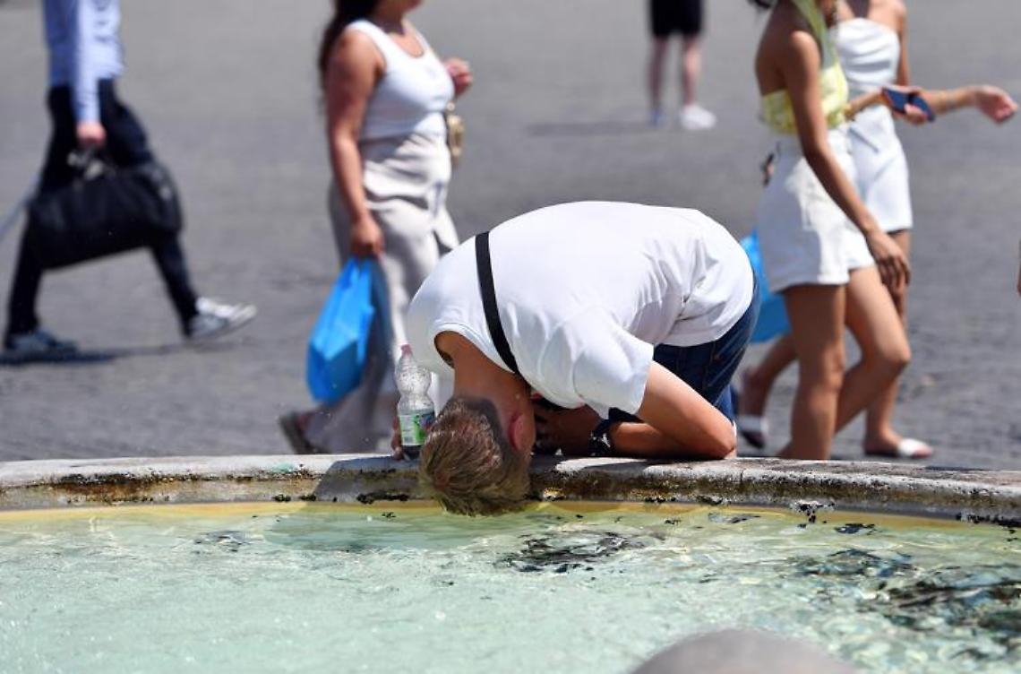 Caldo da bollino rosso fino a Ferragosto, record il 14 con allerta 3 per 22 città