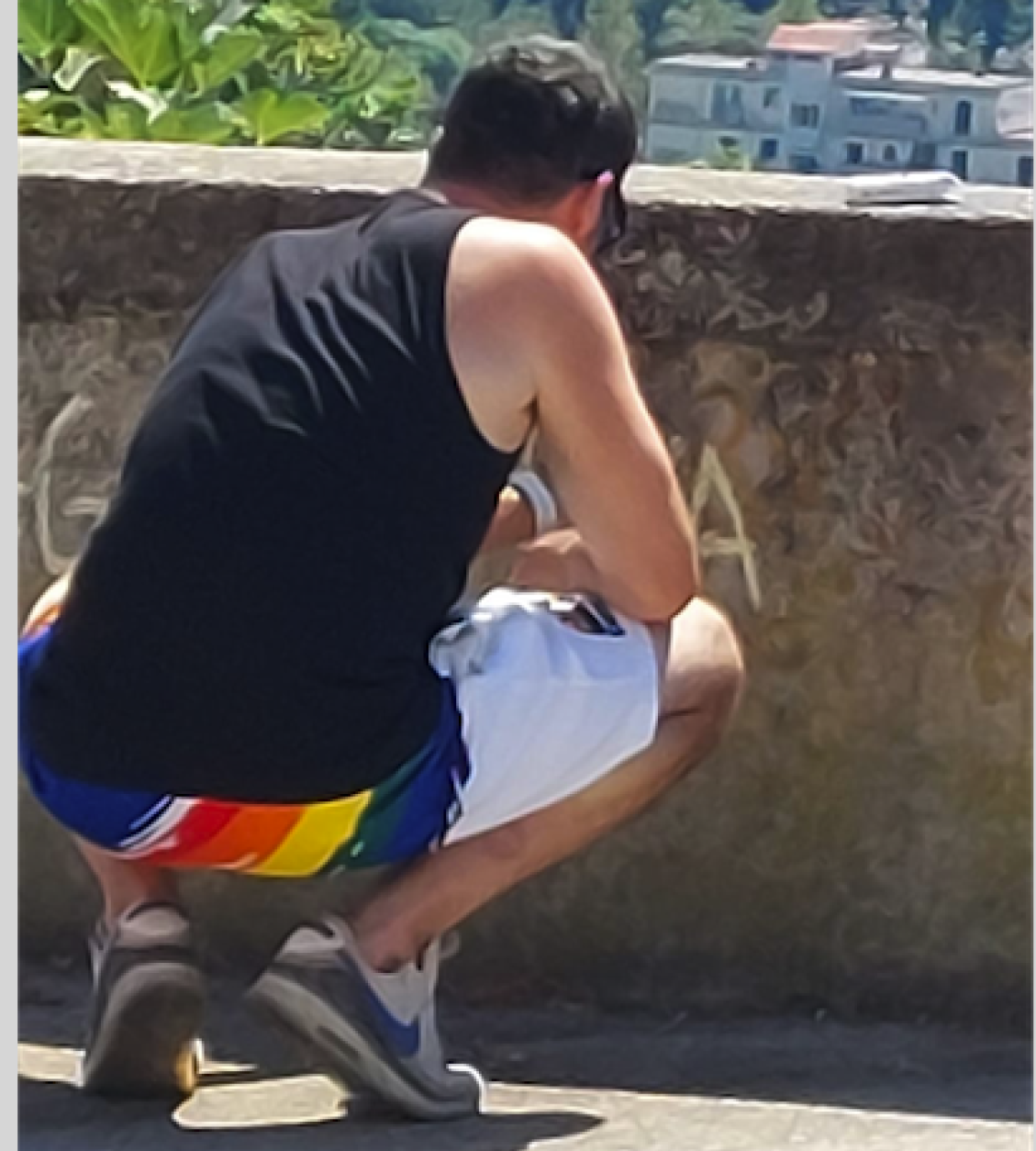 Imbrattatore "innamorato" colto in flagrante