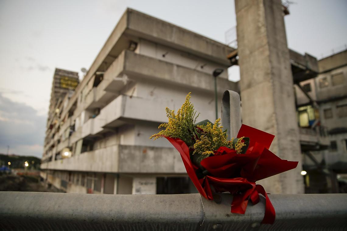 Crollo nelle Vele a Scampia: la strafottenza delle istituzioni 