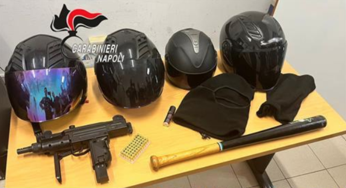 Mitraglietta e passamontagna, dai controlli spunta il “kit” del rapinatore