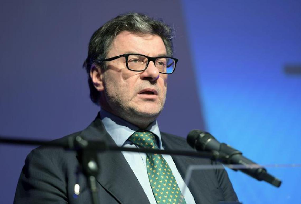 Assegno unico, è scontro