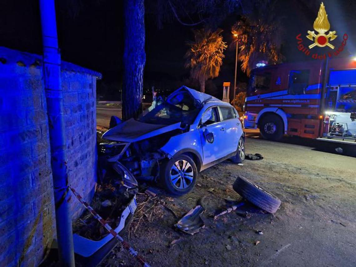 Schianto nella notte, morti bimbo e donna incinta 