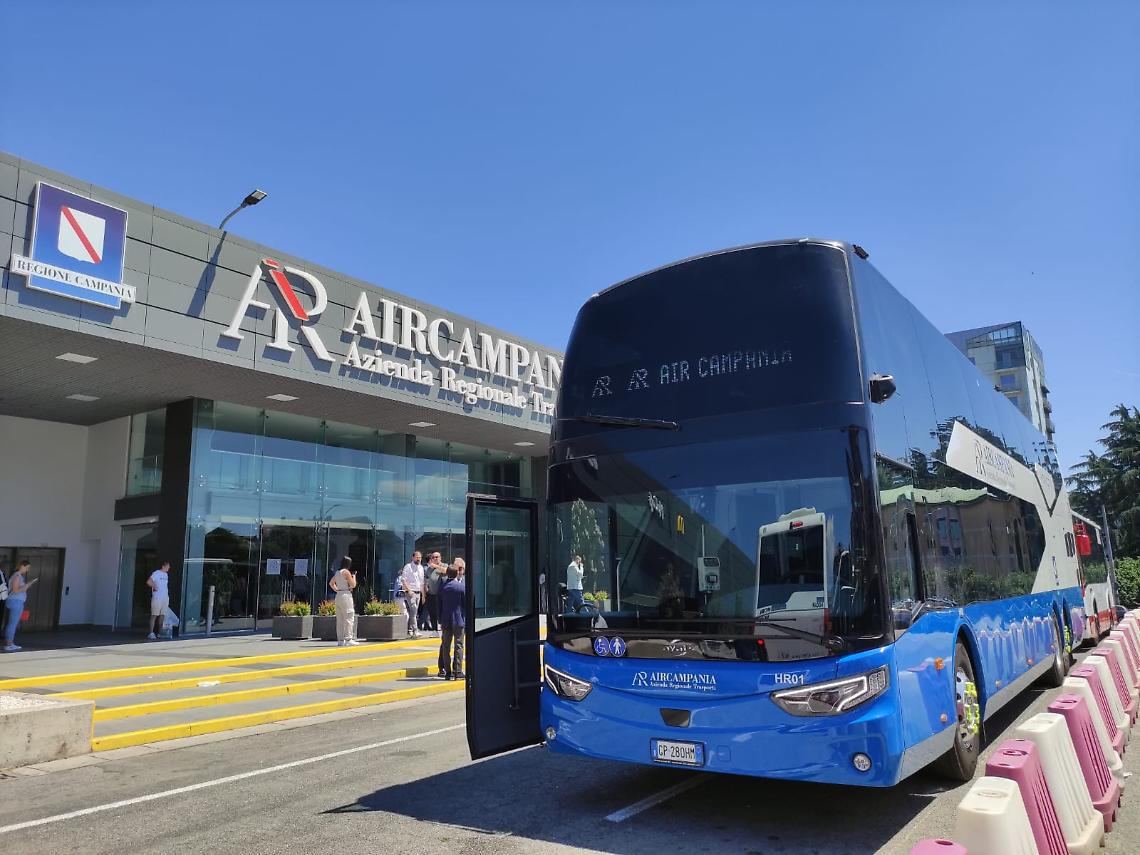 Air Campania, piano trasporto scolastico con 1.500 corse per studenti