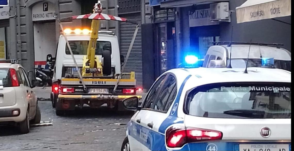 Lotta senza quartiere ai parcheggiatori abusivi