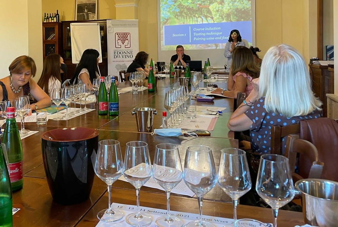 Alle Cantine Astroni tre corsi tra degustazione, enoturismo e analisi sensoriale