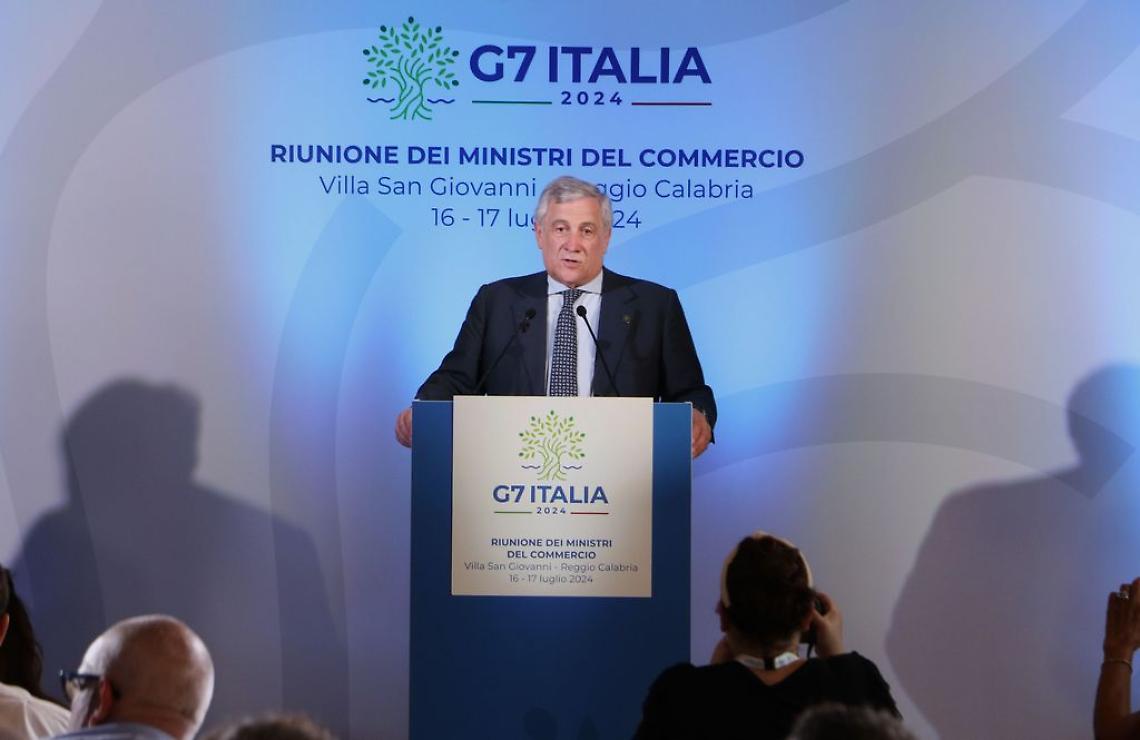 Tajani: gli italiani in Libano lascino il Paese