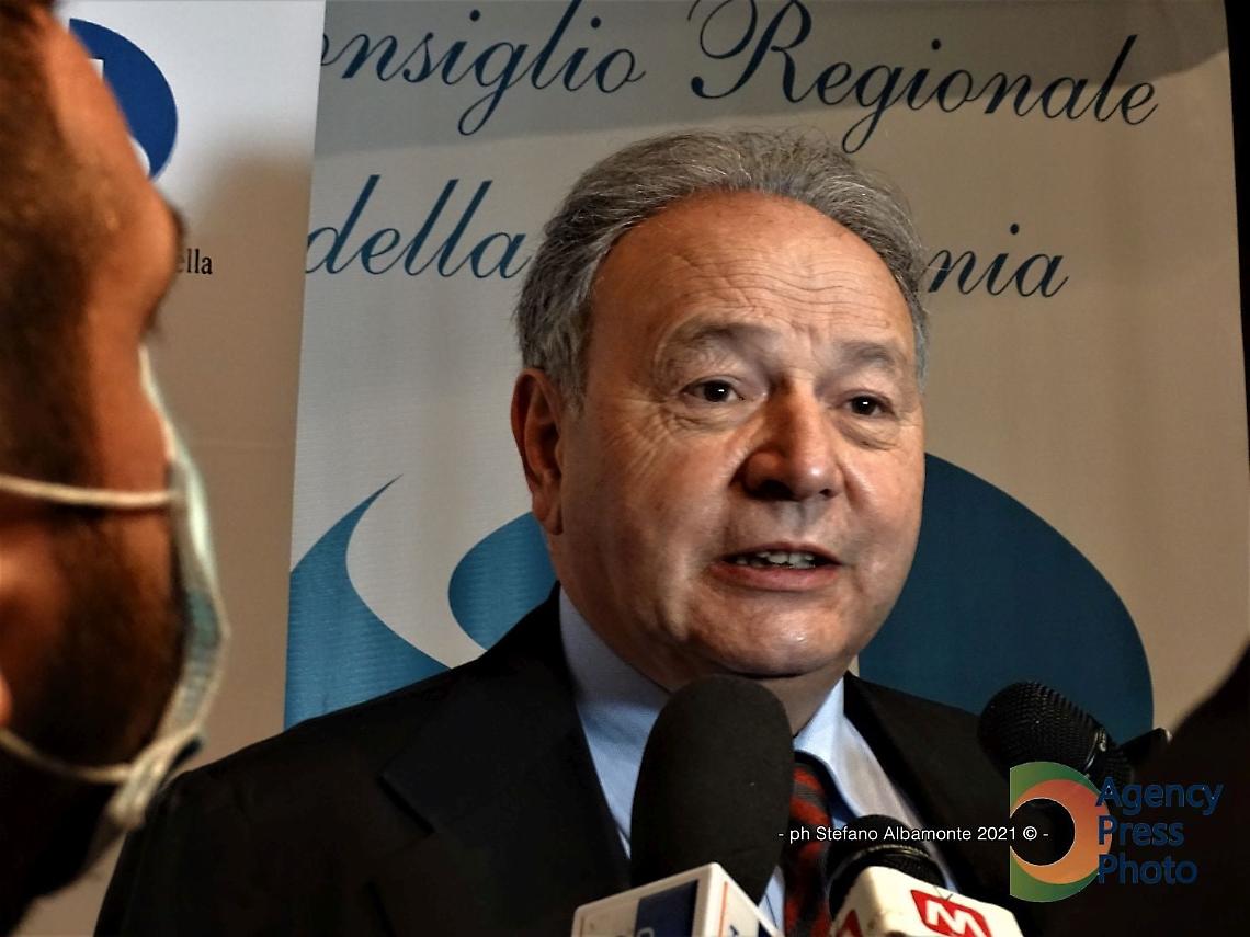 Autonomia, parte la battaglia: quesiti referendari consegnati in Cassazione 
