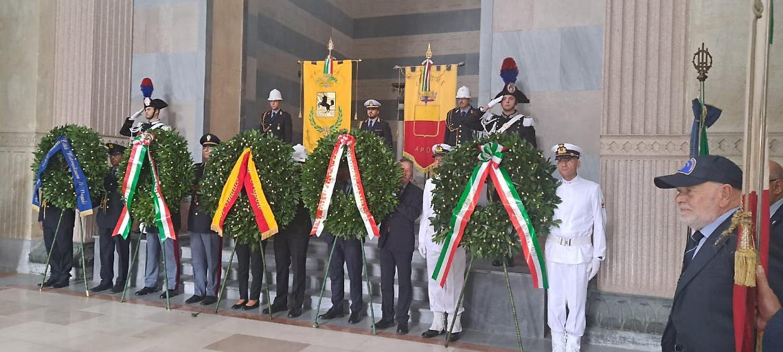 Quattro Giornate, omaggio al Mausoleo di Posillipo e in piazza Carità 