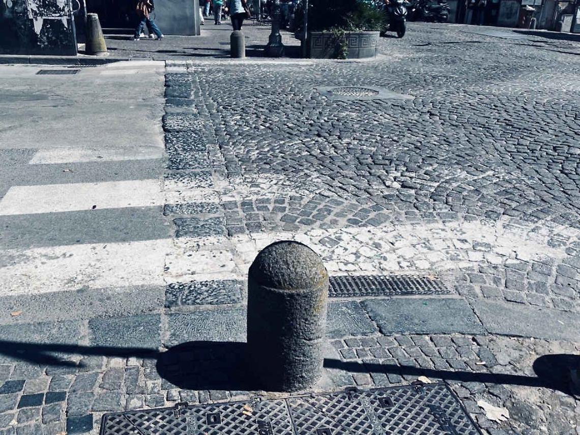 Allarme al Vomero per le strisce pedonali