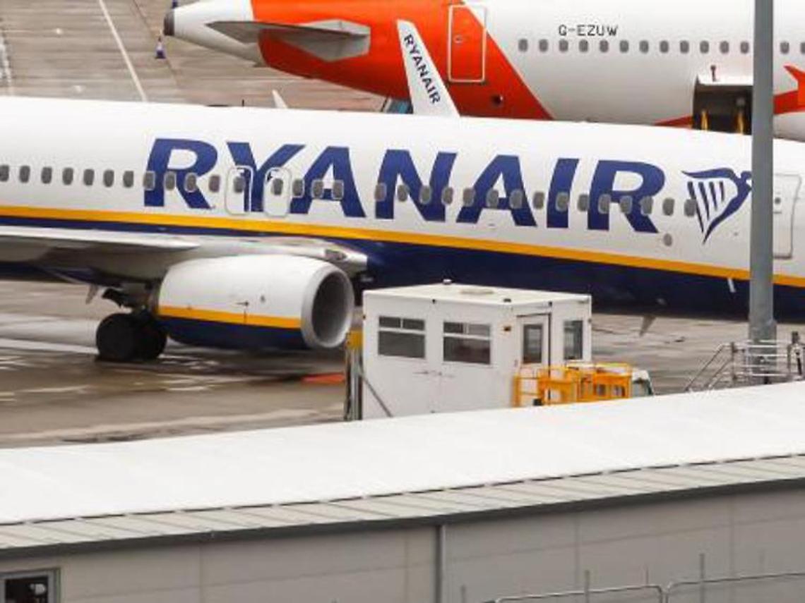 Fiammata prima di decollo, paura su aereo Brindisi-Torino: bloccati tutti i voli all'aeroporto del Salento