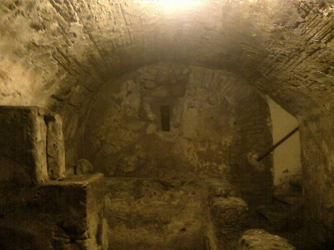 Scoperta chiesa medievale da scavi clandestini 