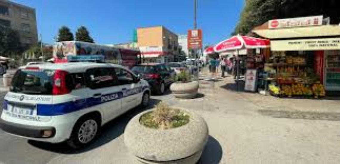 Circondavano gli ingressi degli Scavi, chiusura dei gazebo: erano tutti abusivi