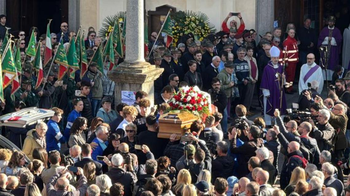Matilde Lorenzi, folla i funerali. La sorella: «Da lunedì mi manca l’aria»