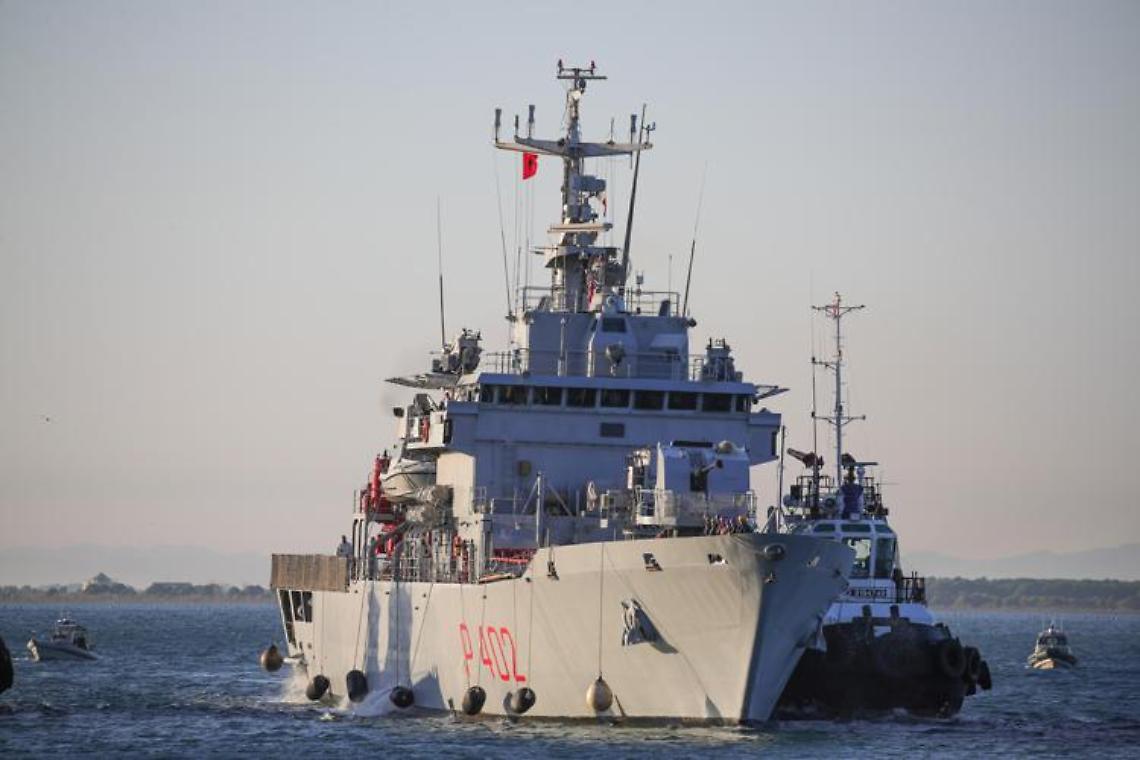 Migranti, nuovo gruppo verso l'Albania. Stop dai Tribunali sui Paesi sicuri