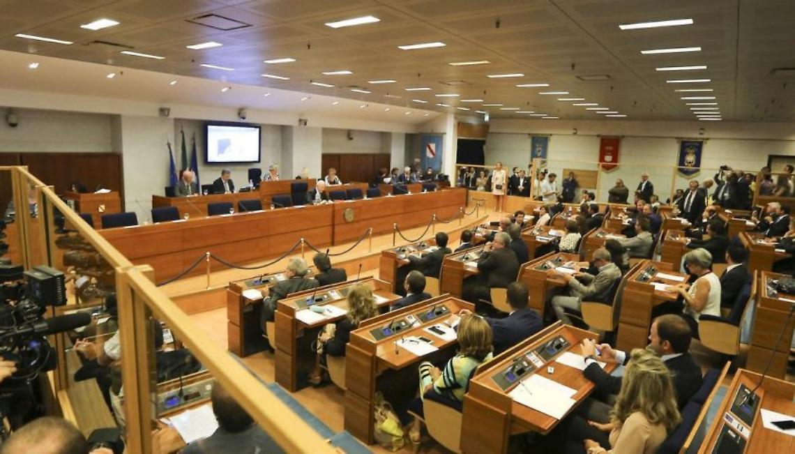 Al via consiglio regionale della Campania sul terzo mandato