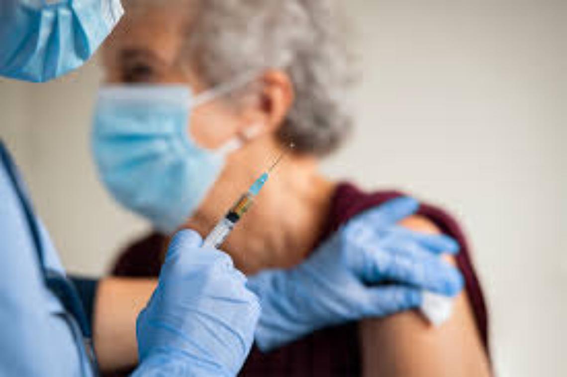 Influenza e covid, «essenziale vaccinarsi»
