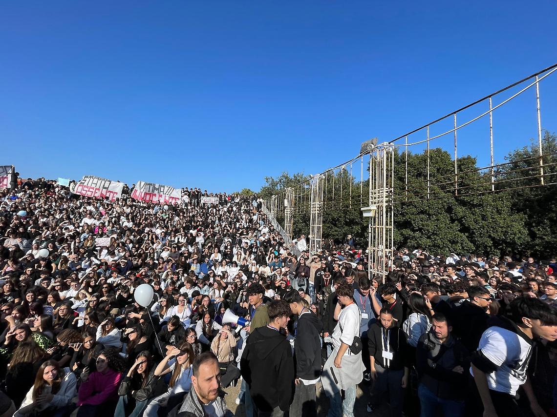Santo Romano, 5mila studenti in corteo contro la violenza