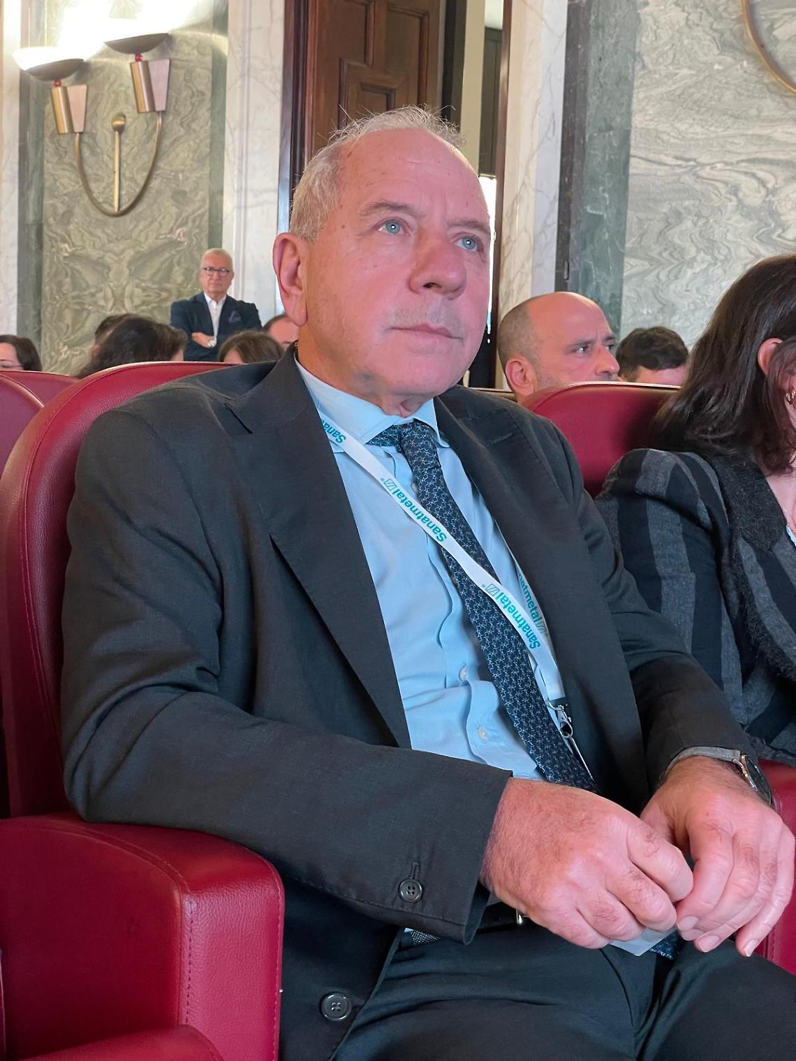 Da Napoli il monito degli ortopedici: attenzione ai social media