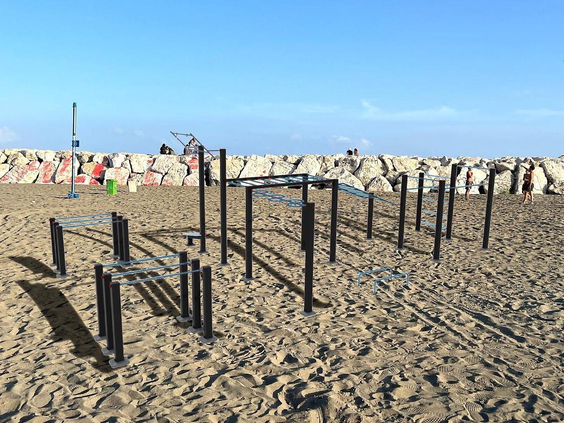 Una palestra all'aperto gratuita al lido Mappatella