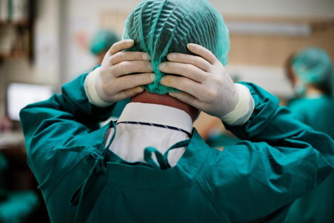 Viveva con intestino nel gluteo e gamba, intervento al Monaldi di Napoli