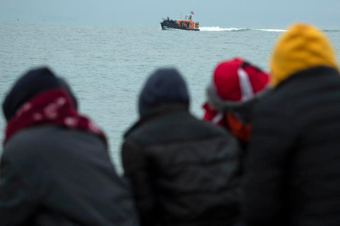 Migranti muoiono in naufragio, bambina di 11 anni unica sopravvissuta