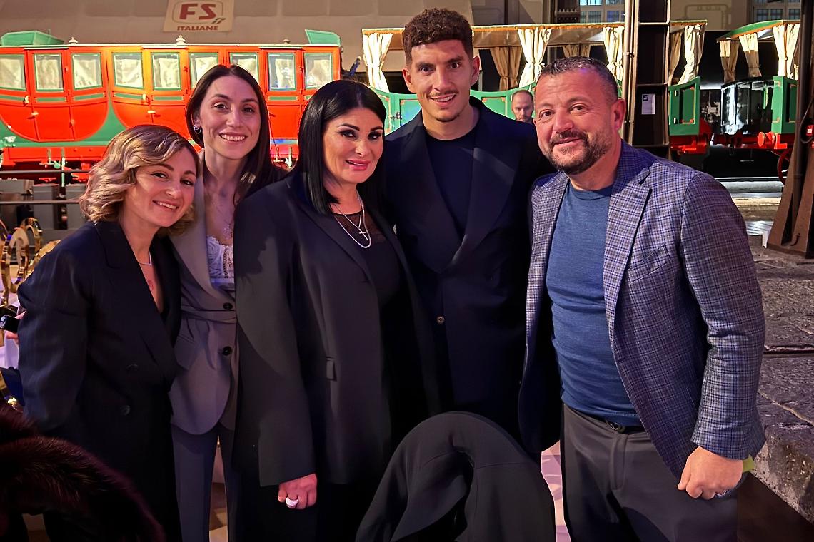 I panettoni e i dolci di Ciro Poppella alla festa di Natale del Napoli