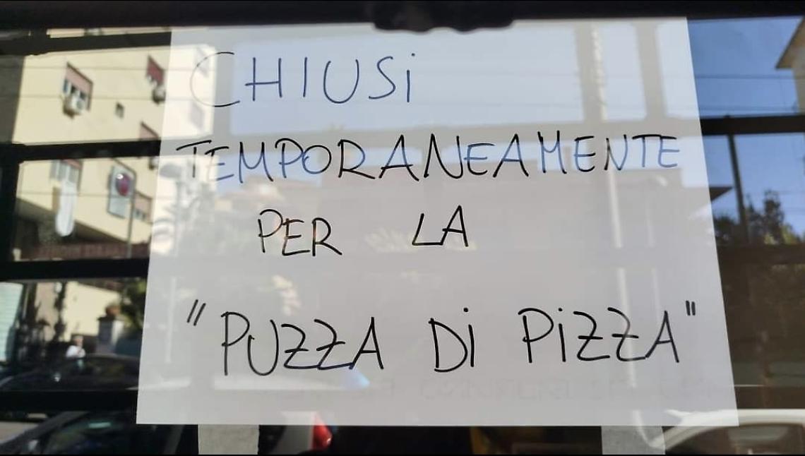 Pizzeria chiusa per «puzza di pizza»