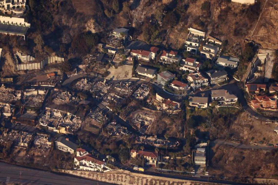 Incendi a Los Angeles, anche le star perdono casa. Jennifer Garner: «Morta una mia amica»