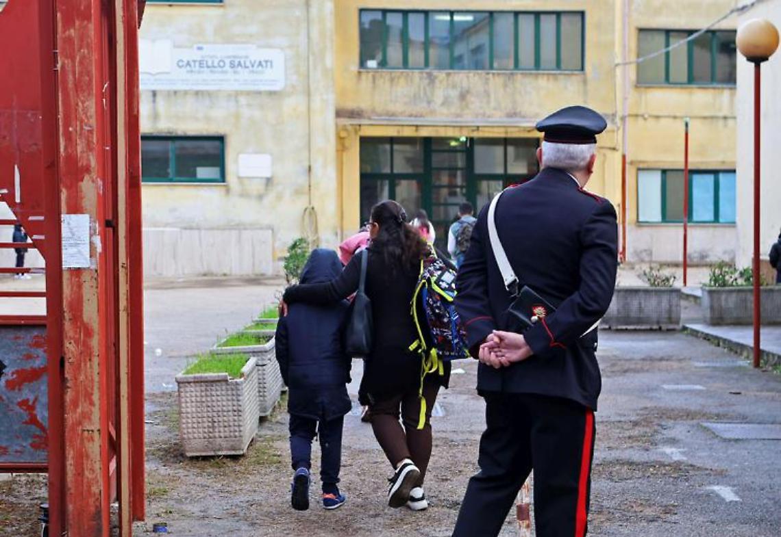 La prof arrestata per violenza sessuale si difende davanti al gip