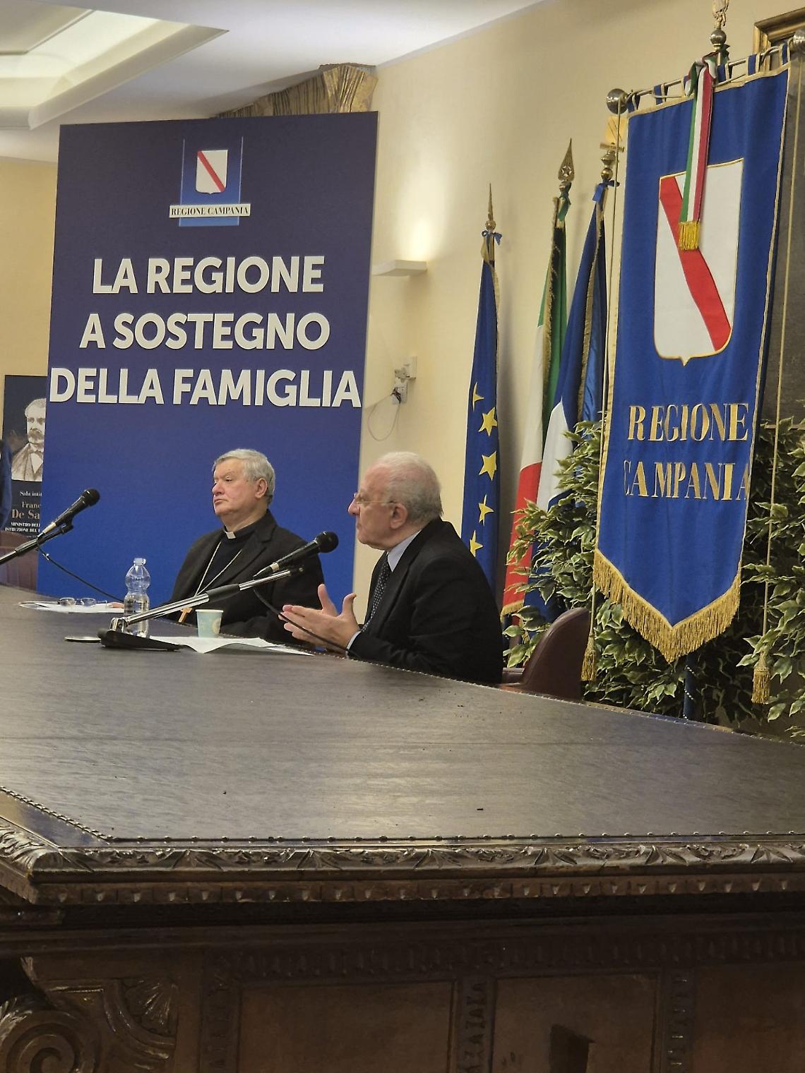 De Luca su fine vita: sarà affrontato senza ideologia
