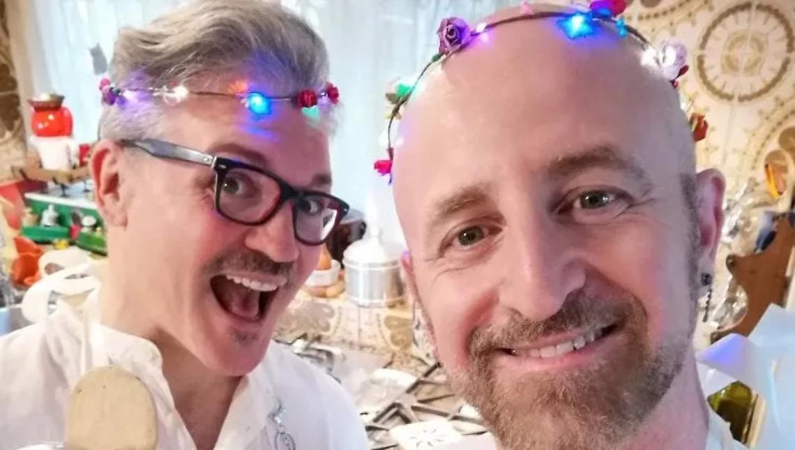 Insulti omofobi a Carlo Cremona e Marco Taglialatela sotto a post su benedizione durante Candelora: "Siete solo depravati"