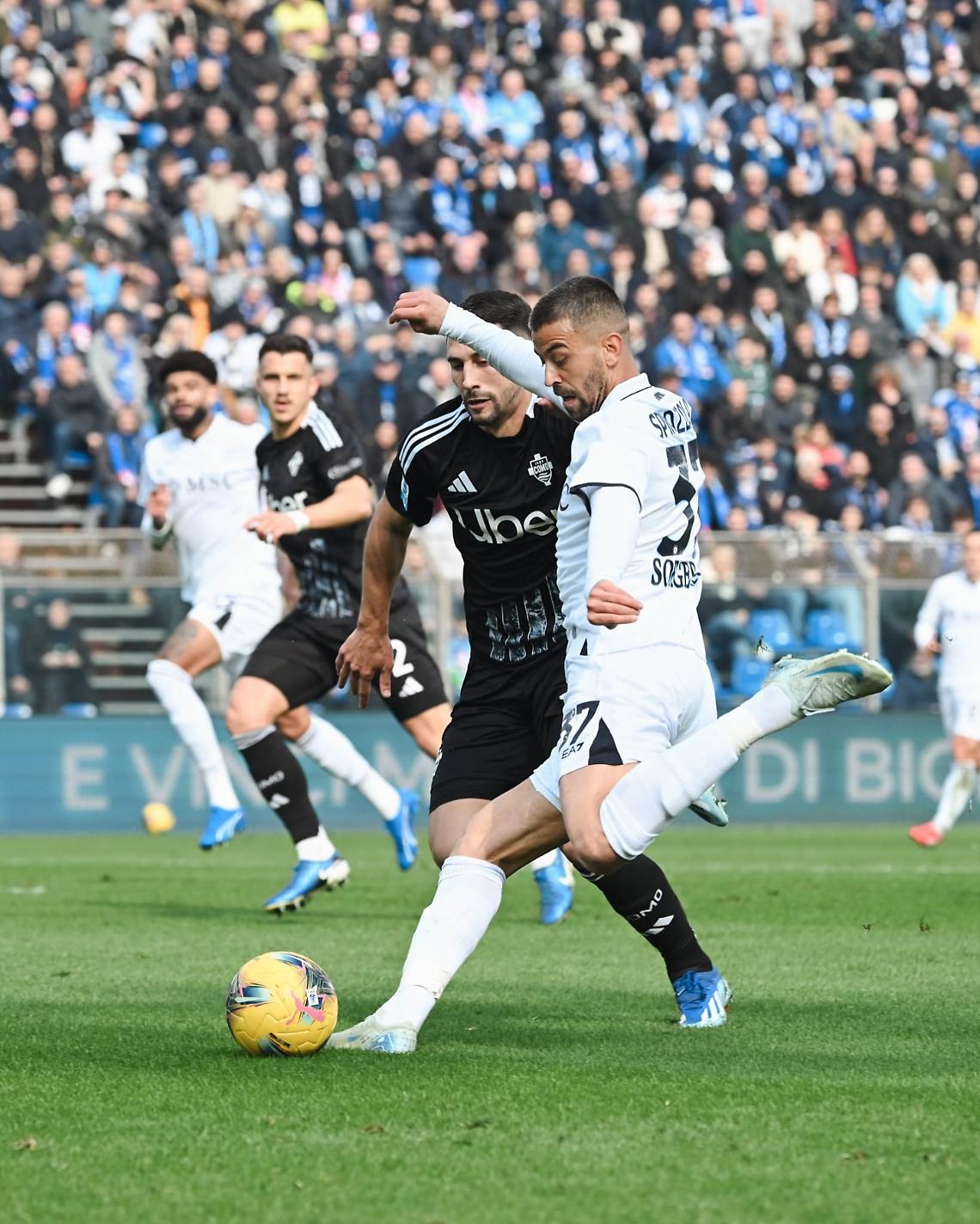 Como Napoli 2-1, gli azzurri perdono la vetta