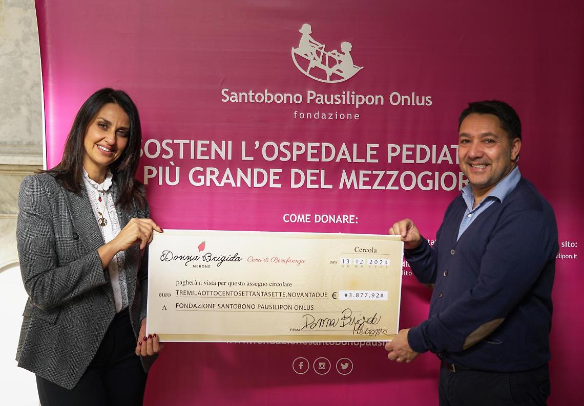 Al Santobono consegnato l'assegno di 3.877.92 euro dal ristorante "Donna Brigida"