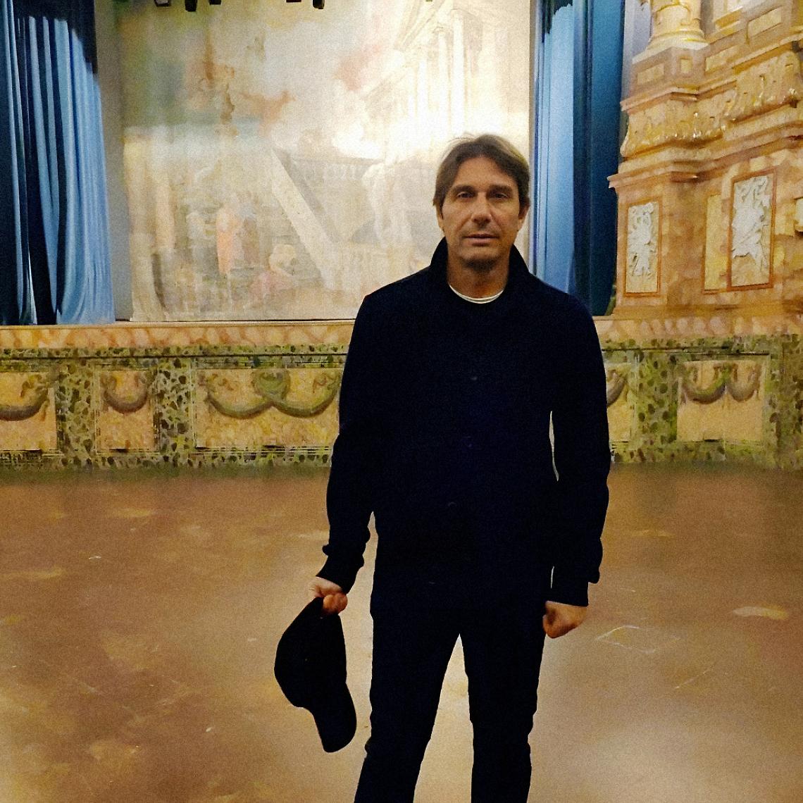 Conte “turista" in visita alla Reggia di Caserta