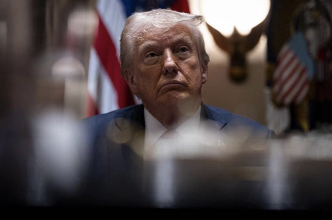 Trump raddoppia dazi al Canada: «50% su alluminio e acciaio, farò chiudere industria auto»