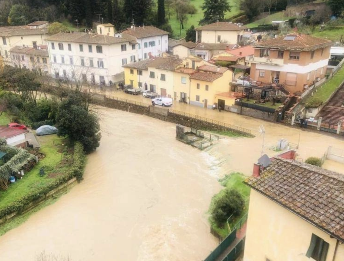 Maltempo, piogge incessanti in Emilia Romagna. Anche in Toscana è allerta rossa