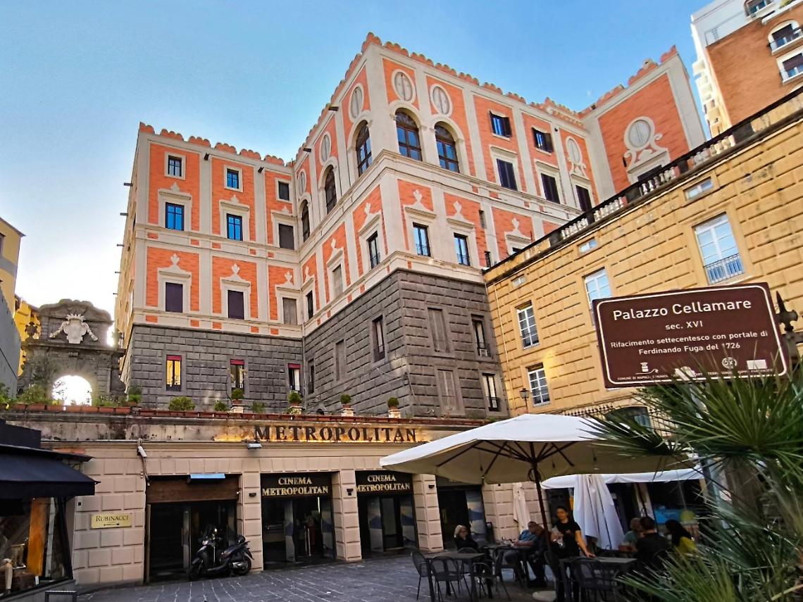 Riapre a Napoli il cinema Metropolitan