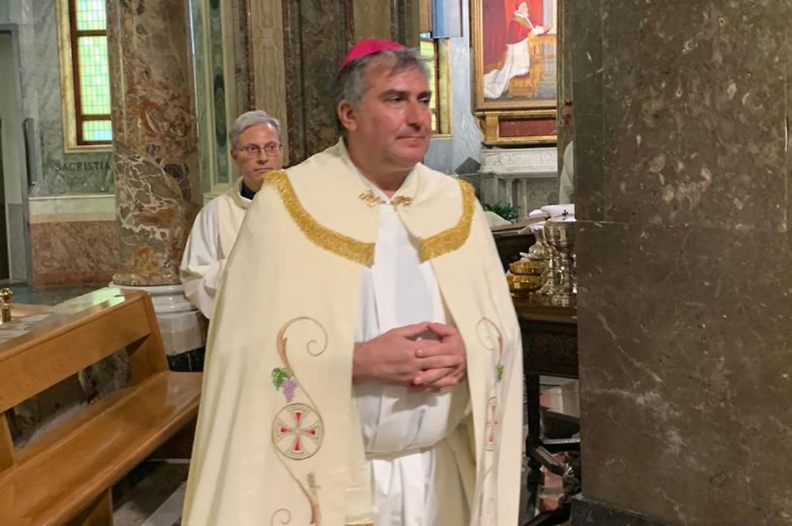 Vescovo di Pozzuoli: sì a centri di accoglienza fissi
