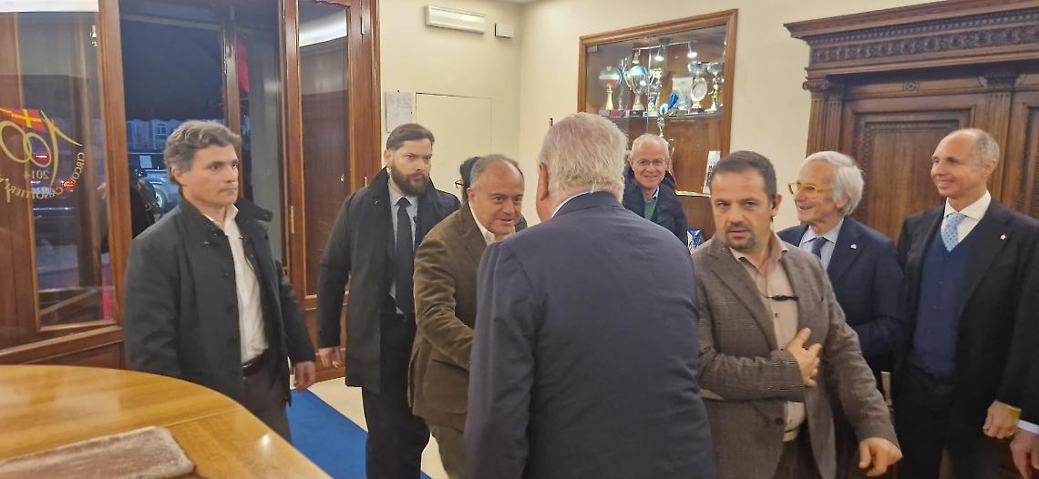 Al Circolo Canottieri il libro di Gratteri “Una cosa sola”
