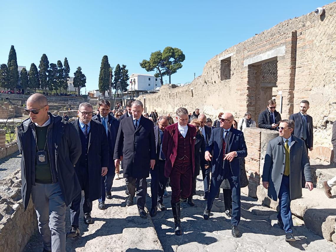 Giuli: «Campania terra meravigliosa»
